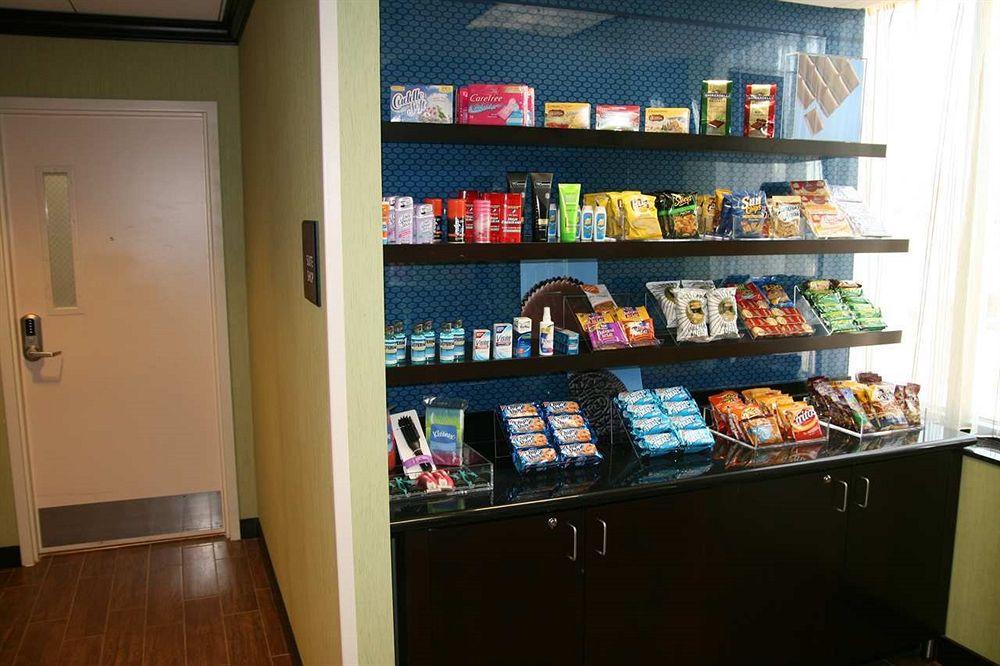 Hampton Inn Jericho - Westbury Bagian luar foto