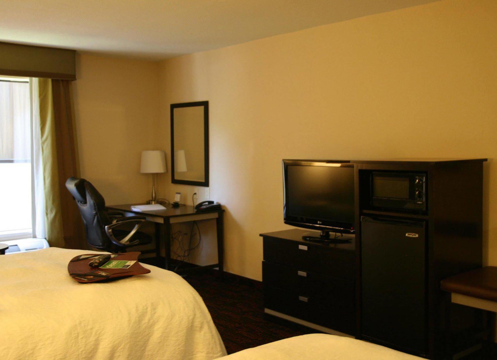 Hampton Inn Jericho - Westbury Ruang foto