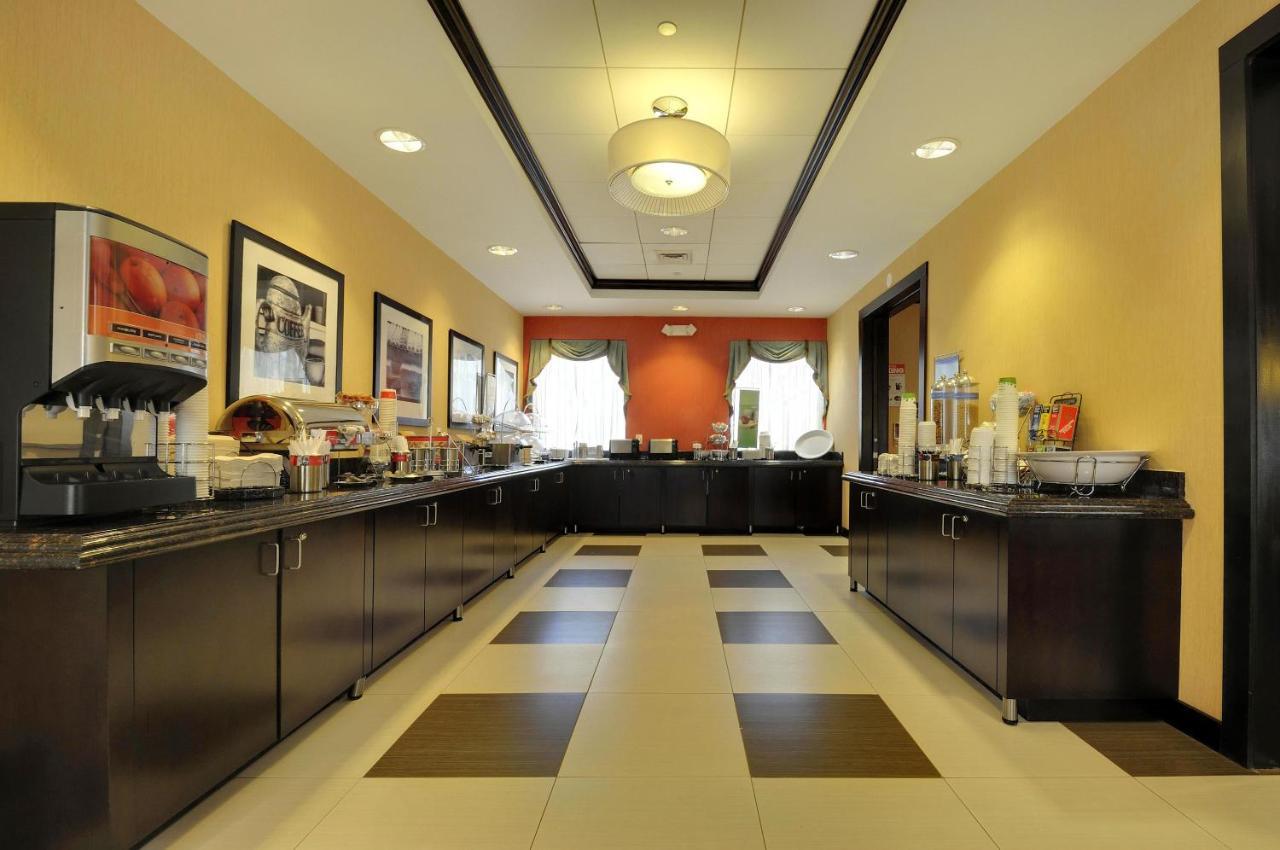 Hampton Inn Jericho - Westbury Bagian luar foto