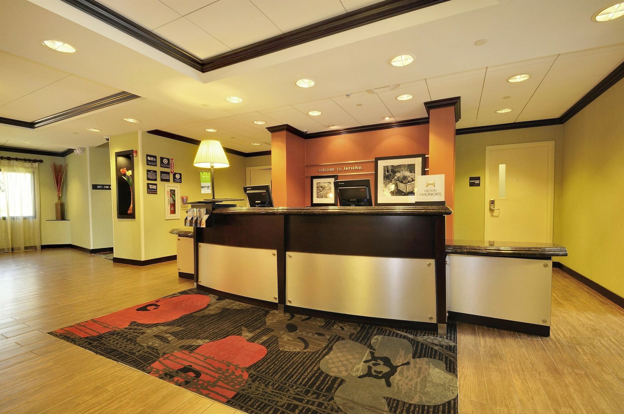 Hampton Inn Jericho - Westbury Bagian luar foto