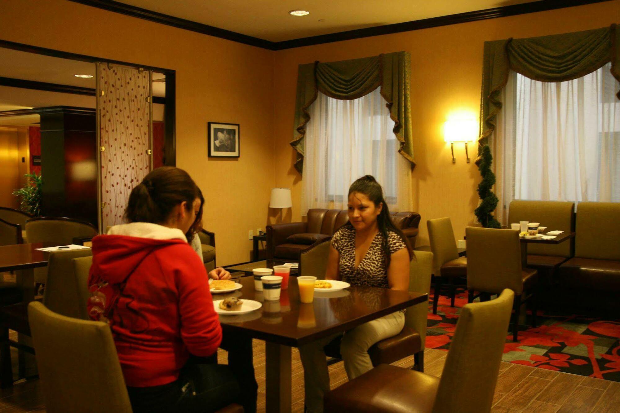 Hampton Inn Jericho - Westbury Restoran foto