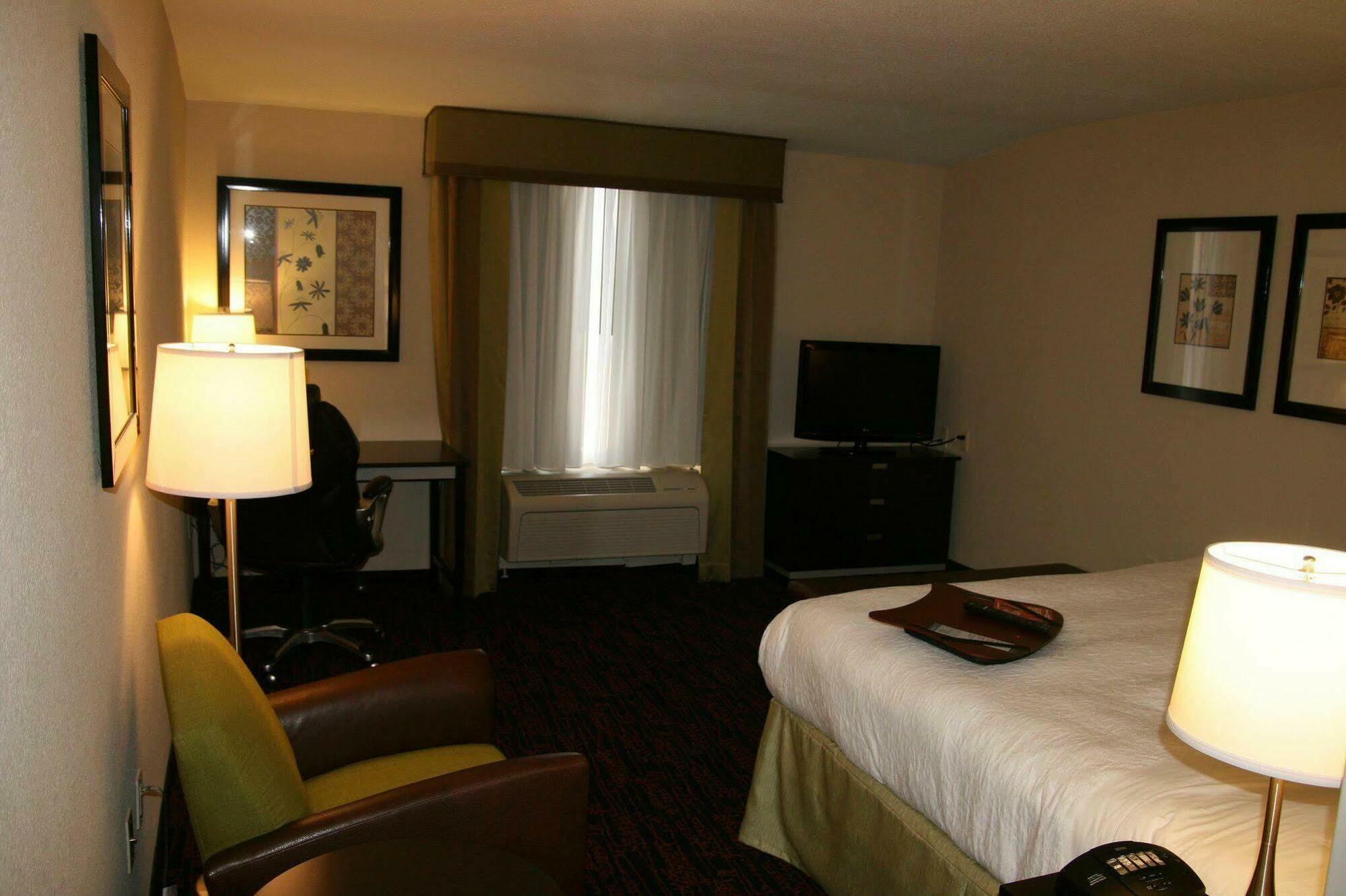 Hampton Inn Jericho - Westbury Ruang foto