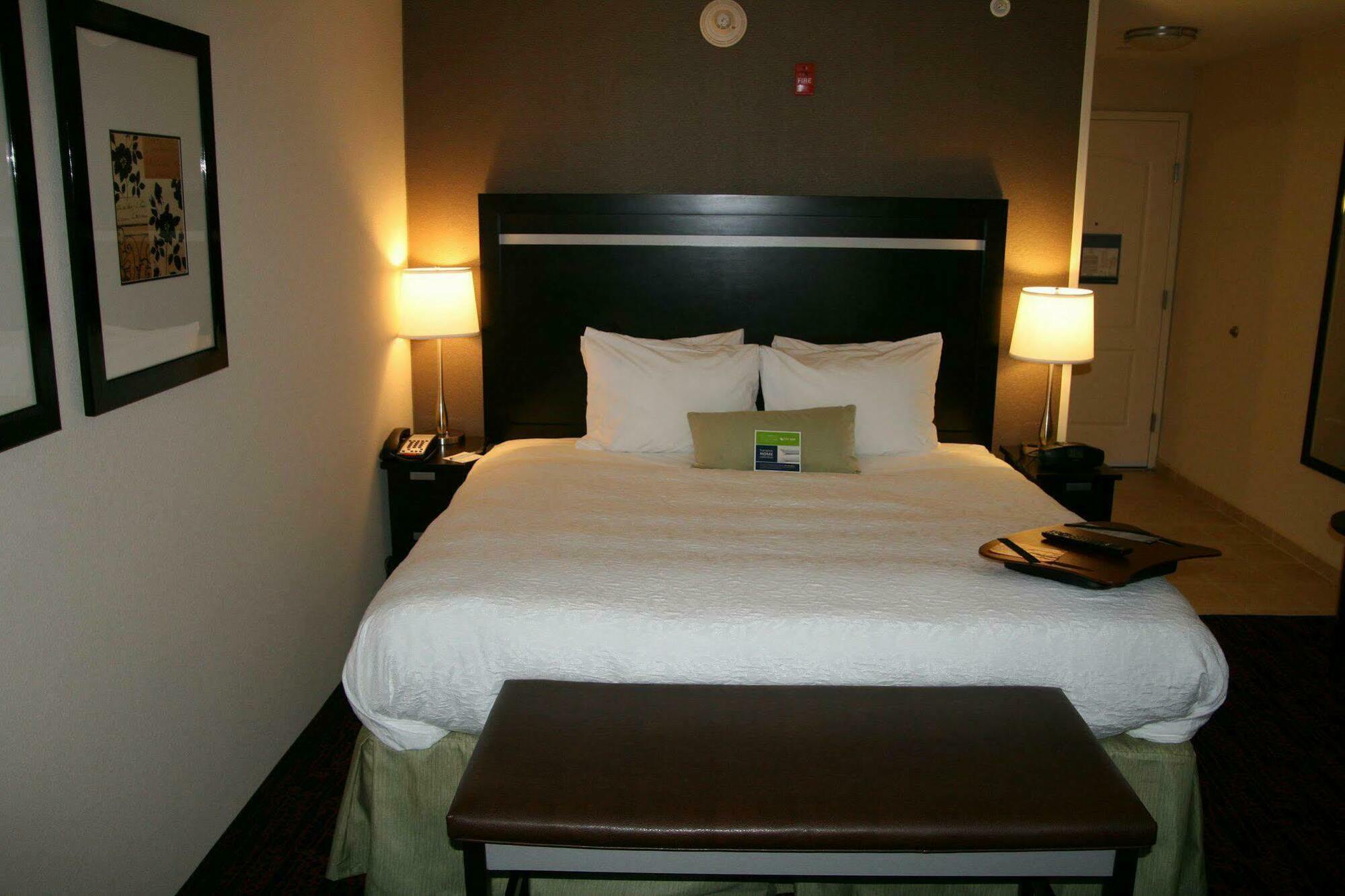 Hampton Inn Jericho - Westbury Ruang foto