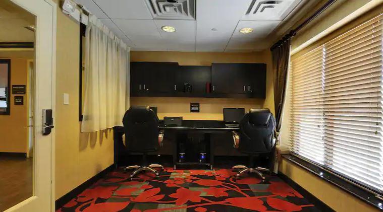 Hampton Inn Jericho - Westbury Bagian luar foto